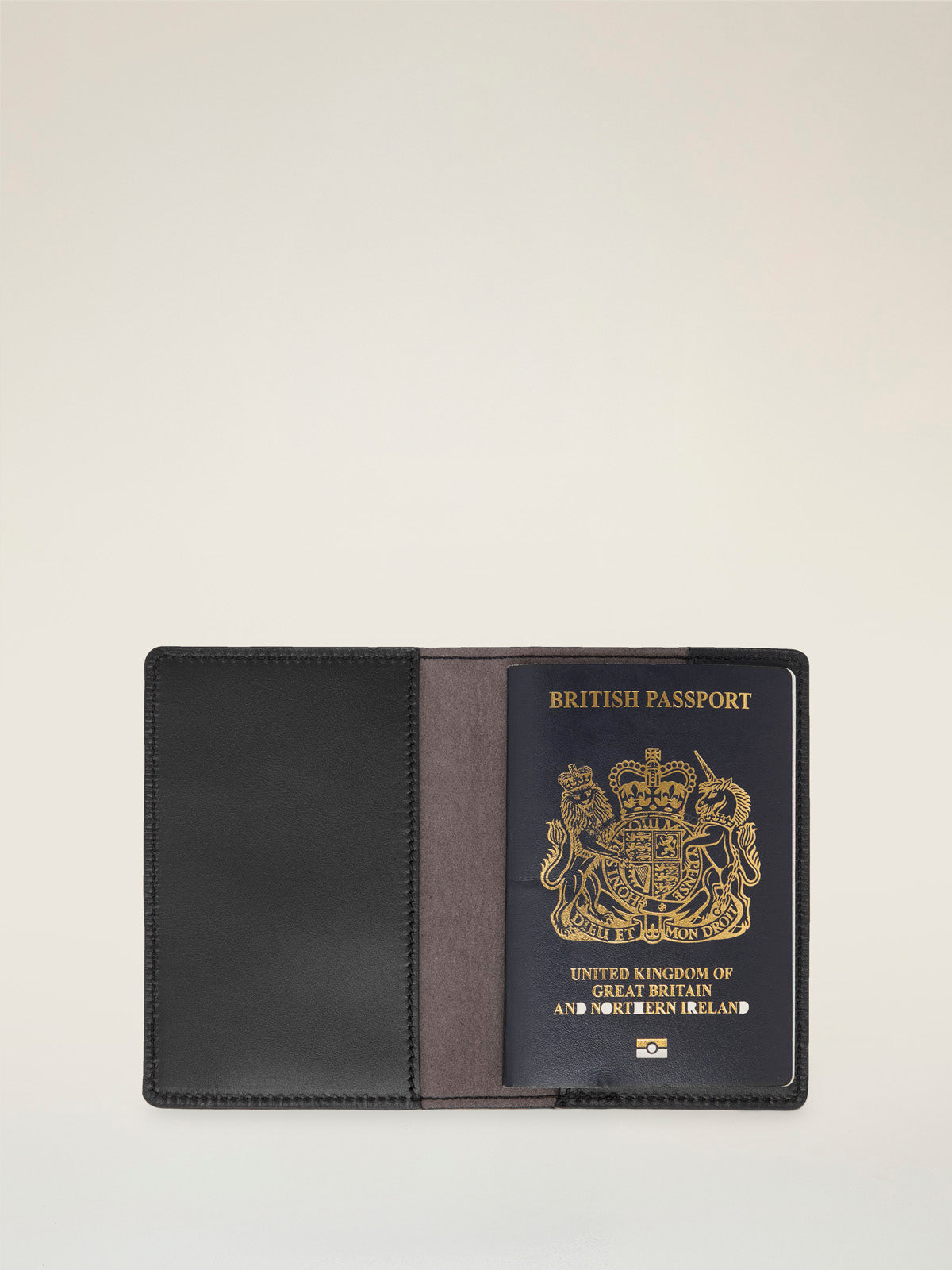 Penelope Passport Holder